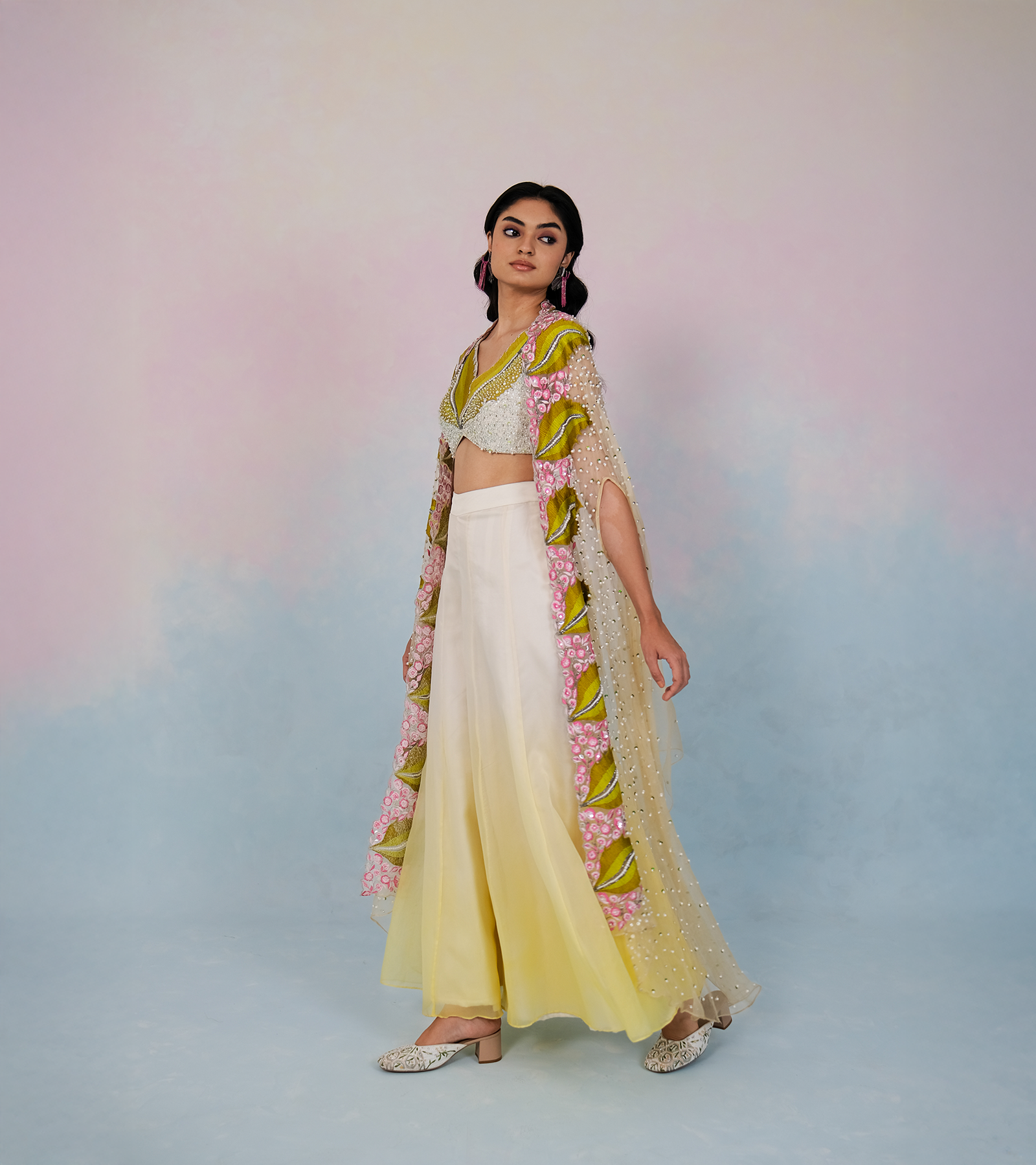 Dhara Cape Set